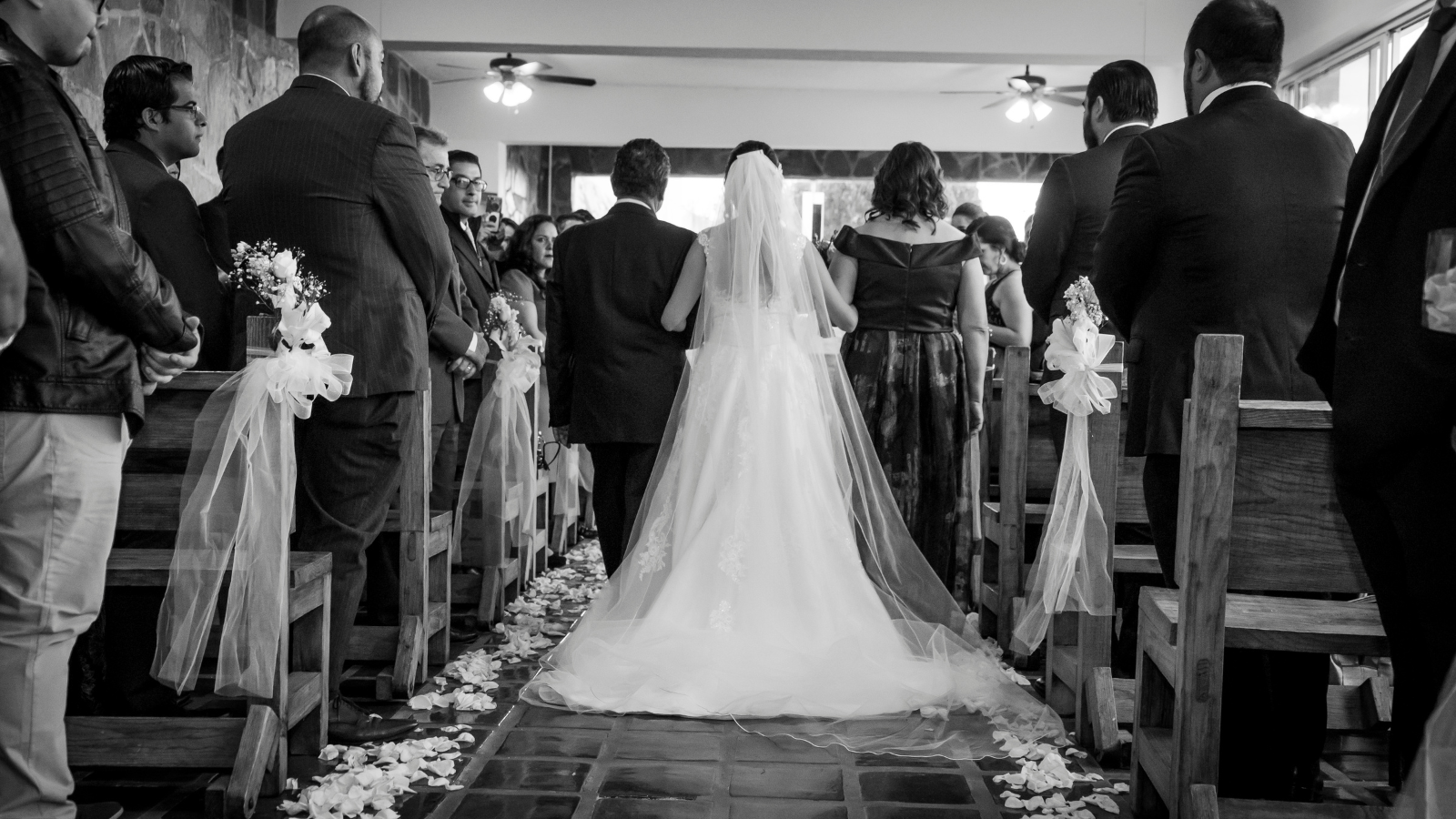 חתונה מיוחדת עם מנחה חתונה מומלץ